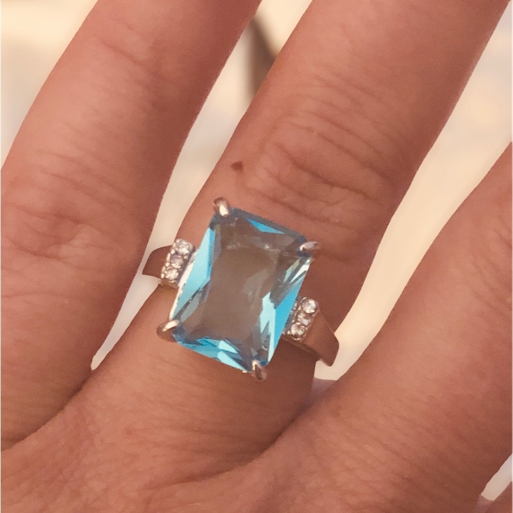 5⭐ Rated Sterling Silver Aquamarine Ring - Picture 3 of 8